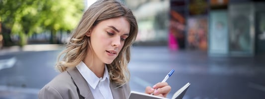 ¿Cómo mejorar tu inglés profesional? – Guía práctica para el profesional ocupado