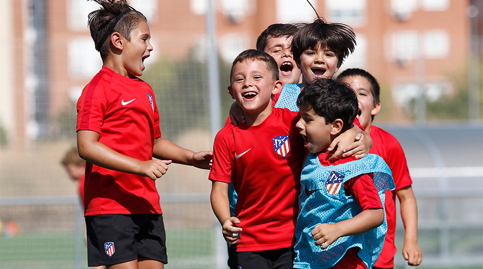 ninos-celebran-gol-atletico